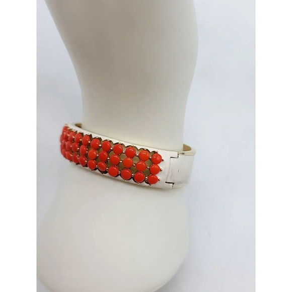 TRIFARI Coral Cabochon White Enamel Gold Tone Bangle Bracelet Dangle Earrings - Picture 6 of 12